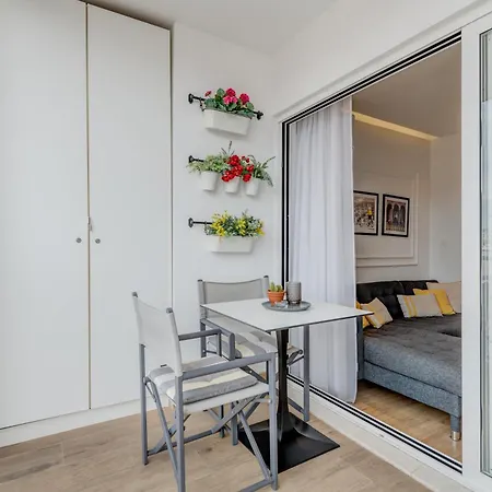 Romanca Deluxe - View Split