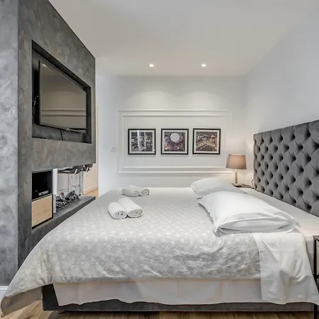 Romanca Deluxe - View